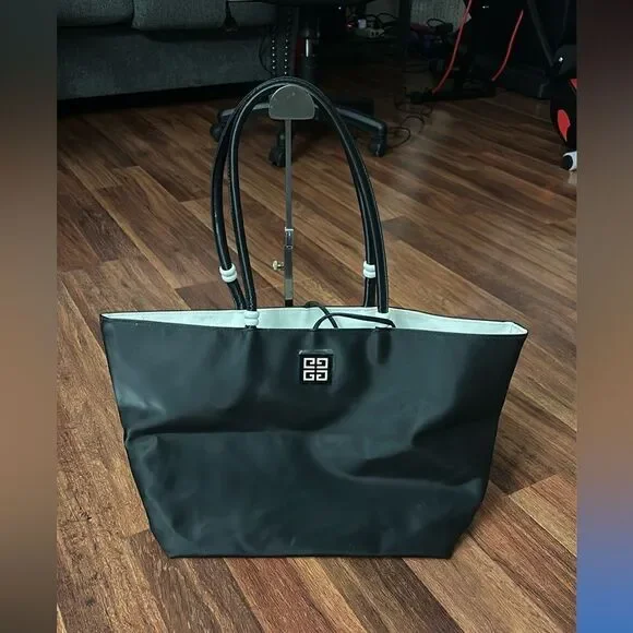 Givenchy Black and White Tote Bag - Picture 4 of 12